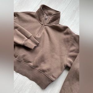 Aritzia Cozy Fleece Perfect 1/4 Zip Cropped Sweatshirt